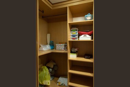 Apartamento à venda com 111m², 2 quartos e 2 vagas Apartamento à venda com 111m², 2 quartos e 2 vagasCloset