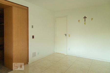 Apartamento à venda com 111m², 2 quartos e 2 vagas Apartamento à venda com 111m², 2 quartos e 2 vagasSuíte