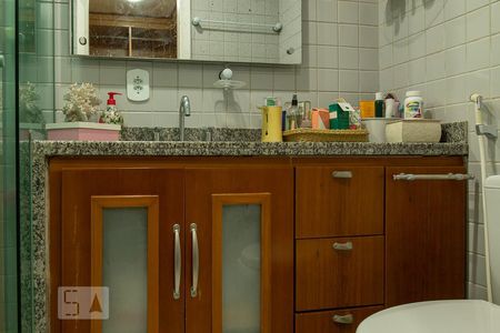 Apartamento à venda com 111m², 2 quartos e 2 vagas Apartamento à venda com 111m², 2 quartos e 2 vagasBanheiro da suíte