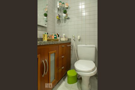 Apartamento à venda com 111m², 2 quartos e 2 vagas Apartamento à venda com 111m², 2 quartos e 2 vagasBanheiro da suíte