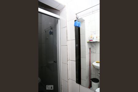 Banheiro de casa para alugar com 1 quarto, 39m² em Cidade Intercap, Taboão da Serra