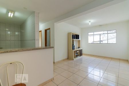 Sala de casa de condomínio para alugar com 3 quartos, 69m² em Vila Dom Pedro I, São Paulo
