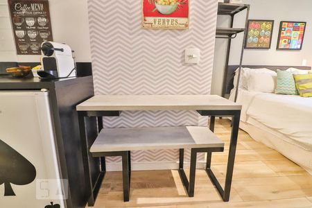 Sala/Quarto de kitnet/studio à venda com 1 quarto, 28m² em República, São Paulo