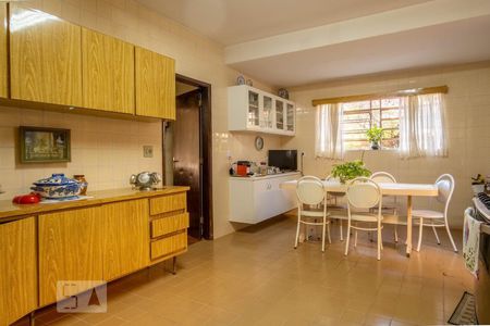 Casa à venda com 240m², 4 quartos e 7 vagasCozinha