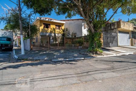 Casa à venda com 240m², 4 quartos e 7 vagasFachada