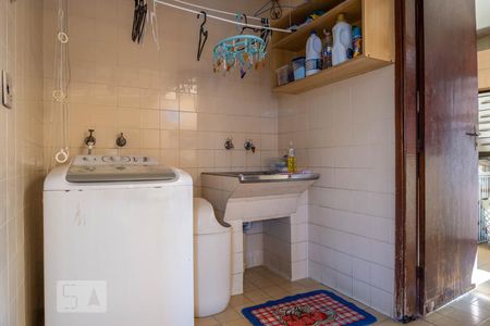 Casa à venda com 240m², 4 quartos e 7 vagasÁrea de Serviço