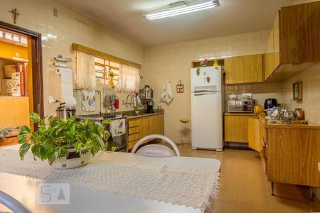 Casa à venda com 240m², 4 quartos e 7 vagasCozinha