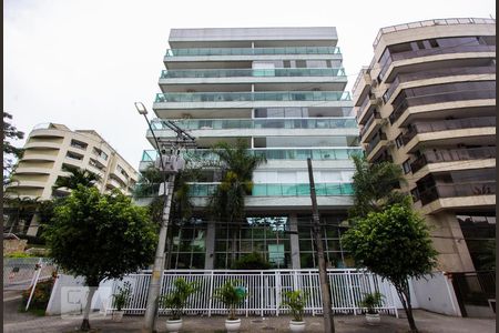 Apartamento para alugar com 72m², 2 quartos e 1 vaga Apartamento para alugar com 72m², 2 quartos e 1 vagaFachada