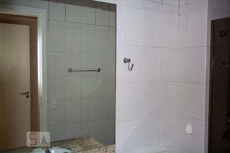 Apartamento para alugar com 72m², 2 quartos e 1 vaga Apartamento para alugar com 72m², 2 quartos e 1 vagaDetalhe do Banheiro da Suíte