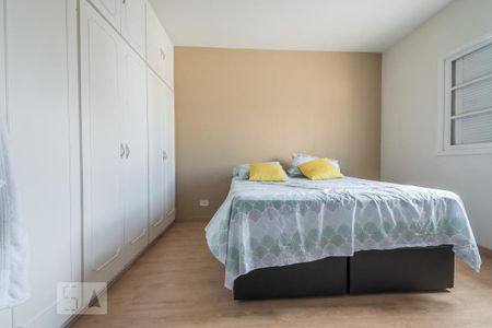 Casa à venda com 200m², 3 quartos e 2 vagasSuíte