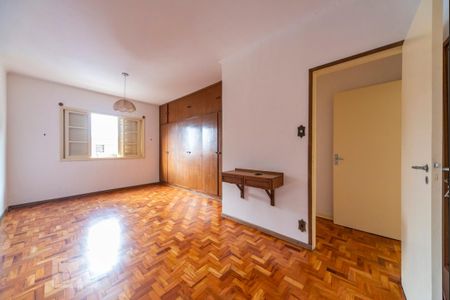 Casa para alugar com 229m², 4 quartos e 2 vagas Casa para alugar com 229m², 4 quartos e 2 vagasQuarto 2