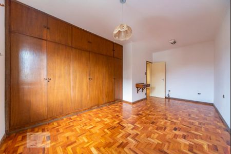 Casa para alugar com 229m², 4 quartos e 2 vagas Casa para alugar com 229m², 4 quartos e 2 vagasQuarto 2