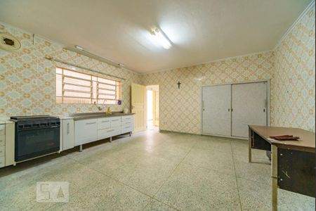 Casa para alugar com 229m², 4 quartos e 2 vagas Casa para alugar com 229m², 4 quartos e 2 vagasCozinha