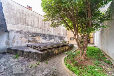 Casa para alugar com 229m², 4 quartos e 2 vagas Casa para alugar com 229m², 4 quartos e 2 vagasQuintal Fundos