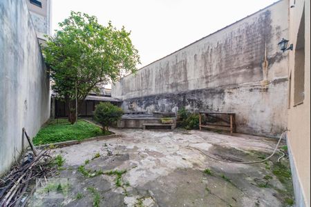 Casa para alugar com 229m², 4 quartos e 2 vagas Casa para alugar com 229m², 4 quartos e 2 vagasQuintal Fundos