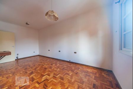 Casa para alugar com 229m², 4 quartos e 2 vagas Casa para alugar com 229m², 4 quartos e 2 vagasQuarto 2