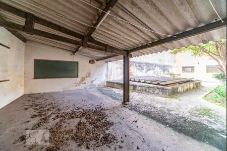 Casa para alugar com 229m², 4 quartos e 2 vagas Casa para alugar com 229m², 4 quartos e 2 vagasQuintal Fundos