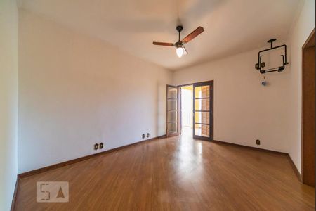 Casa para alugar com 229m², 4 quartos e 2 vagas Casa para alugar com 229m², 4 quartos e 2 vagasQuarto 4