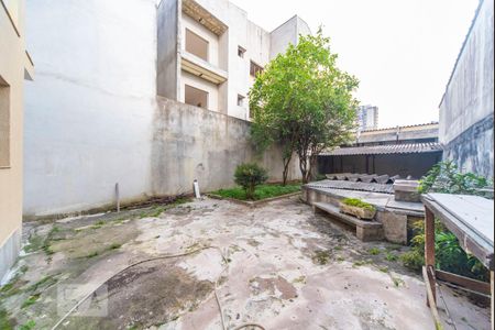 Casa para alugar com 229m², 4 quartos e 2 vagas Casa para alugar com 229m², 4 quartos e 2 vagasQuintal Fundos