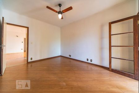 Casa para alugar com 229m², 4 quartos e 2 vagas Casa para alugar com 229m², 4 quartos e 2 vagasQuarto 4