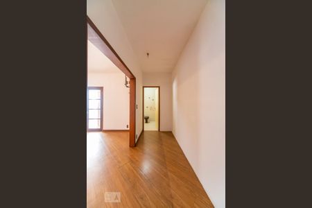 Casa para alugar com 229m², 4 quartos e 2 vagas Casa para alugar com 229m², 4 quartos e 2 vagasCloset do Quarto 4