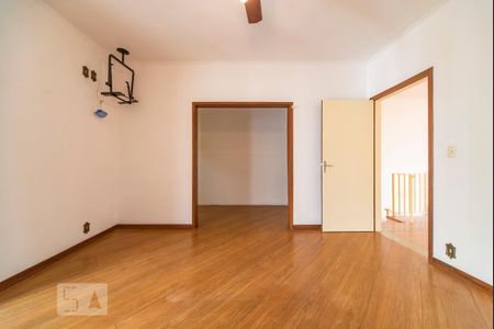 Casa para alugar com 229m², 4 quartos e 2 vagas Casa para alugar com 229m², 4 quartos e 2 vagasQuarto 4