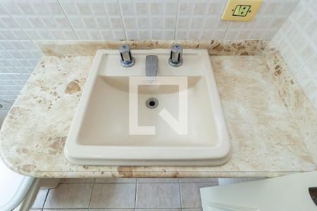 Casa à venda com 117m², 4 quartos e 2 vagasDetalhe Banheiro - Suíte