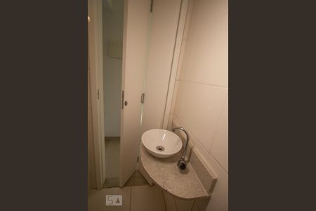 Lavabo de casa de condomínio à venda com 3 quartos, 90m² em Bonsucesso, Rio de Janeiro