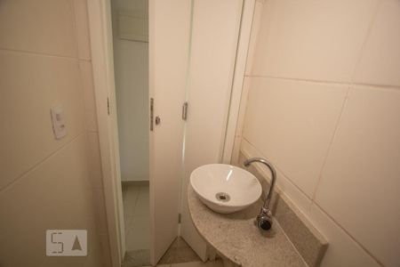 Lavabo de casa de condomínio para alugar com 3 quartos, 90m² em Bonsucesso, Rio de Janeiro