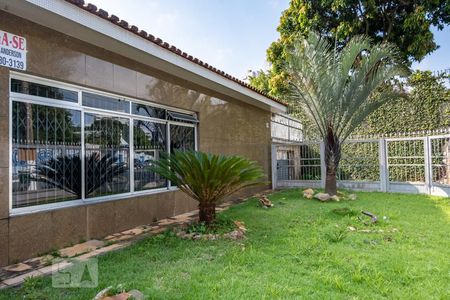 Casa à venda com 650m², 3 quartos e 5 vagasQuintal da frente