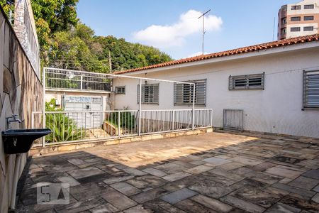 Casa à venda com 650m², 3 quartos e 5 vagasQuintal