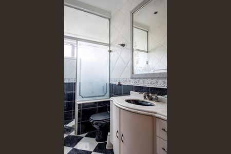 Casa à venda com 650m², 3 quartos e 5 vagasBanheiro 2