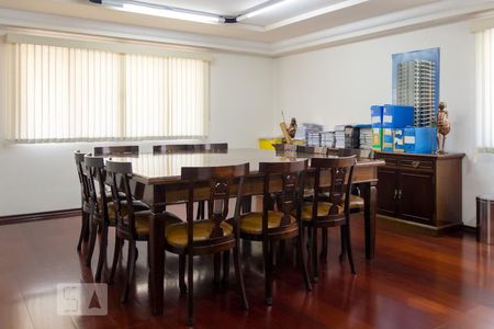 Apartamento à venda com 254m², 4 quartos e 4 vagasÁrea comum - Sala de Reunião