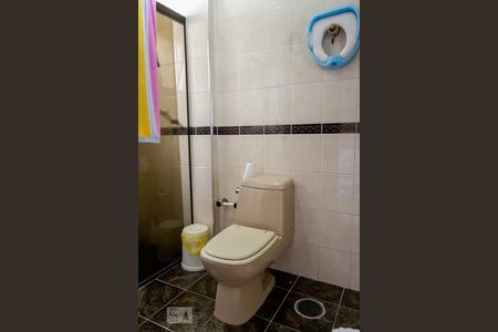 Apartamento à venda com 254m², 4 quartos e 4 vagasBanheiro do Quarto 2