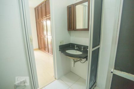 Apartamento para alugar com 100m², 3 quartos e 1 vagaBanheiro da Suíte