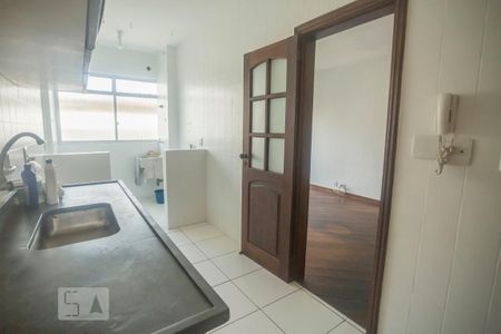 Cozinha de apartamento para alugar com 3 quartos, 100m² em Anil, Rio de Janeiro