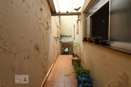 Casa à venda com 300m², 3 quartos e 2 vagasCorredor