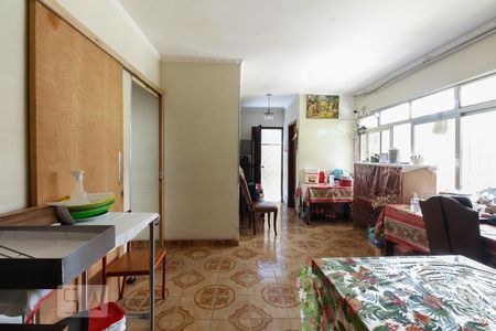 Sala de casa à venda com 5 quartos, 400m² em Vila Prudente, São Paulo