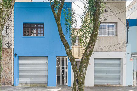 Casa à venda com 200m², 5 quartos e 1 vaga Casa à venda com 200m², 5 quartos e 1 vagaFachada