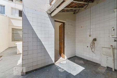 Casa à venda com 200m², 5 quartos e 1 vaga Casa à venda com 200m², 5 quartos e 1 vagaQuintal dos Fundos