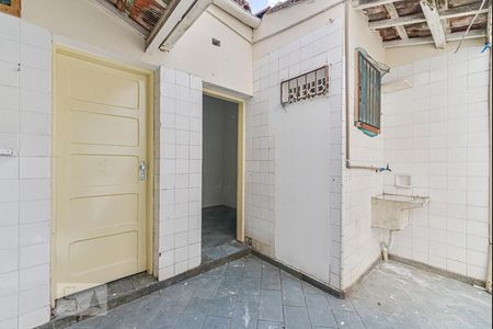 Casa à venda com 200m², 5 quartos e 1 vaga Casa à venda com 200m², 5 quartos e 1 vagaArea de Serviço