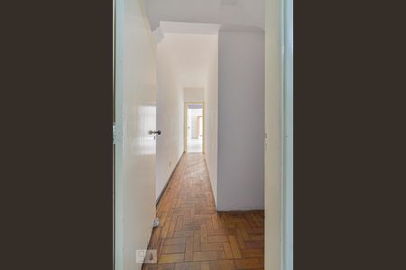 Casa à venda com 200m², 5 quartos e 1 vaga Casa à venda com 200m², 5 quartos e 1 vagaCorredor Piso Térreo