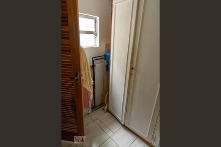 Casa à venda com 240m², 3 quartos e 2 vagas Casa à venda com 240m², 3 quartos e 2 vagasQuarto de Serviço