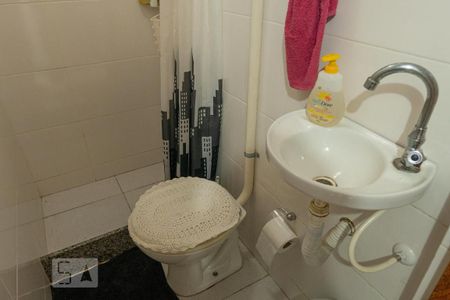 Casa à venda com 240m², 3 quartos e 2 vagas Casa à venda com 240m², 3 quartos e 2 vagasBanheiro de Serviço