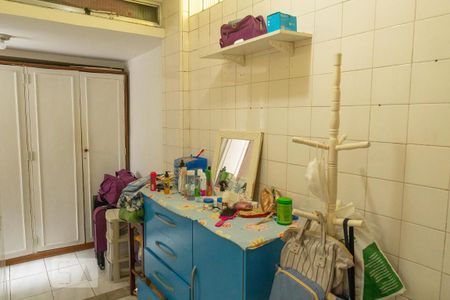 Casa à venda com 240m², 3 quartos e 2 vagas Casa à venda com 240m², 3 quartos e 2 vagasQuarto de Serviço