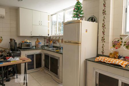 Casa à venda com 240m², 3 quartos e 2 vagas Casa à venda com 240m², 3 quartos e 2 vagasCozinha 1