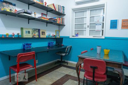 Casa à venda com 240m², 3 quartos e 2 vagas Casa à venda com 240m², 3 quartos e 2 vagasQuarto 1