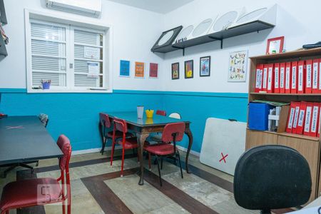 Casa à venda com 240m², 3 quartos e 2 vagas Casa à venda com 240m², 3 quartos e 2 vagasQuarto 1