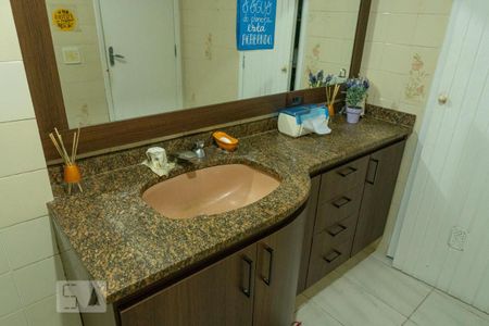 Casa à venda com 240m², 3 quartos e 2 vagas Casa à venda com 240m², 3 quartos e 2 vagasBanheiro Social 2