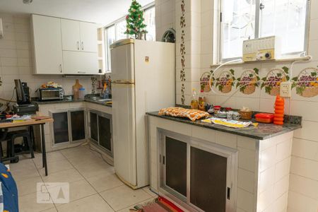 Casa à venda com 240m², 3 quartos e 2 vagas Casa à venda com 240m², 3 quartos e 2 vagasCozinha 1